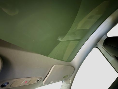 Used 2023 Tesla Model Y Performance image 27