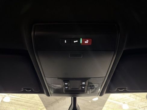 Used 2022 Volkswagen Atlas Cross Sport SE FWD image 35