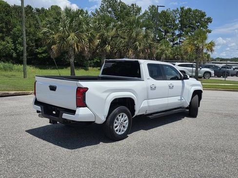 Used 2025 Toyota Tacoma SR5 RWD image 5