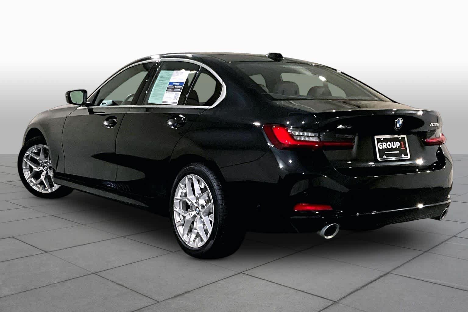 Used 2025 BMW 330i xDrive Sedan w/ Premium Package AWD/4WD image 11