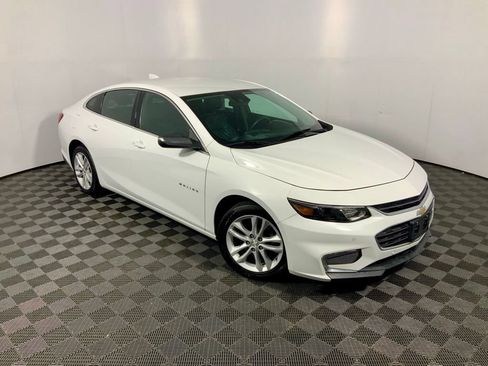 Used 2017 Chevrolet Malibu Hybrid w/ Leather Package FWD image 3