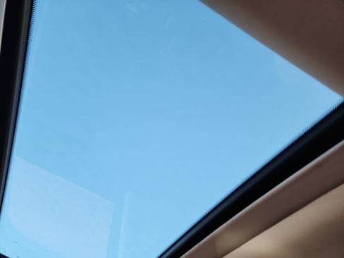 Used 2012 Land Rover Range Rover HSE image 34