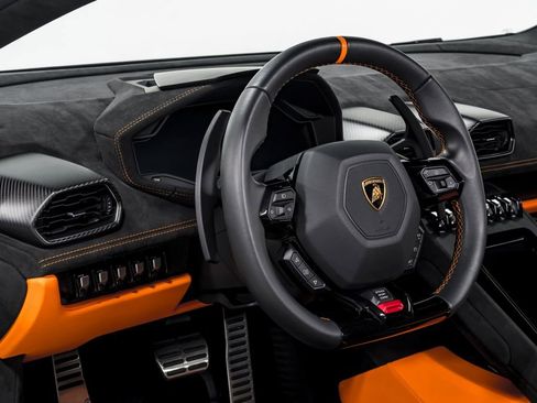 Used 2023 Lamborghini Huracan Tecnica image 13
