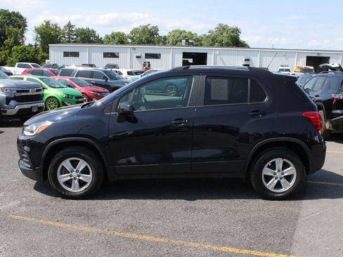 Used 2022 Chevrolet Trax LT w/ Driver Confidence Package AWD/4WD image 4
