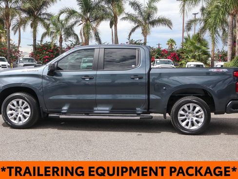Used 2020 Chevrolet Silverado 1500 Custom w/ Custom Value Package AWD/4WD image 5