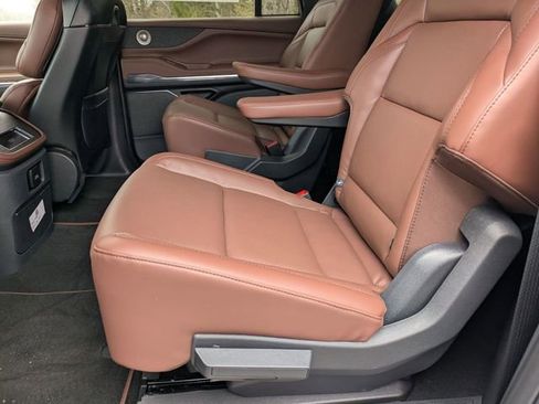 New 2026 Lincoln Navigator L Reserve image 16