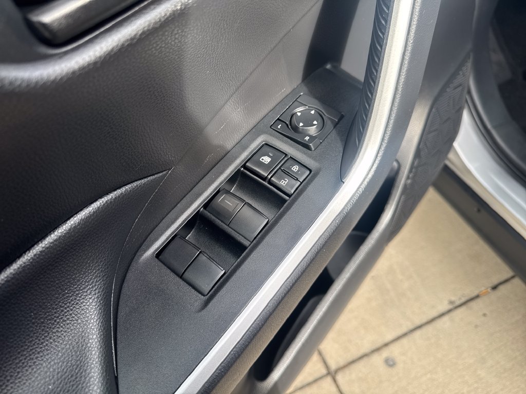 Certified 2025 Toyota RAV4 LE AWD/4WD image 12