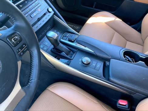 Used 2019 Lexus IS 300 AWD image 16