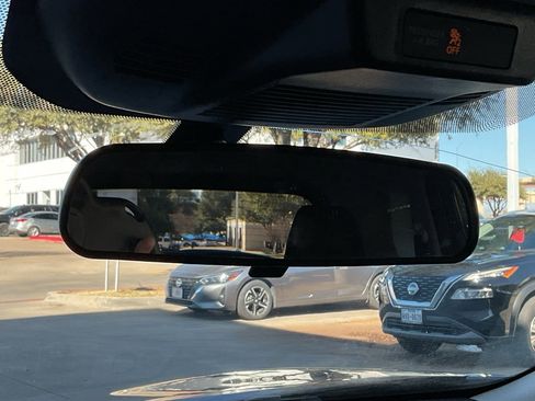 Used 2023 Nissan Rogue S image 26