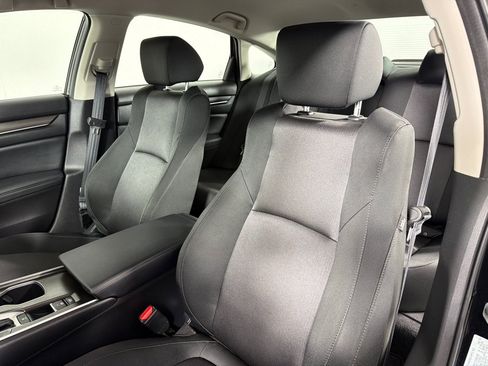 Used 2018 Honda Accord LX image 12