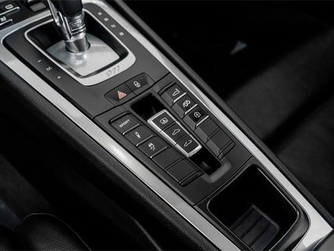 Used 2017 Porsche 911 Carrera image 33