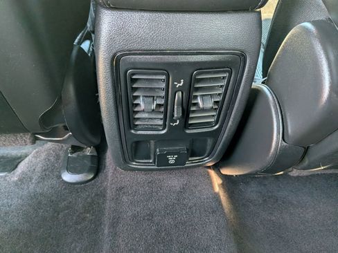 Used 2018 Jeep Grand Cherokee Altitude AWD/4WD image 38