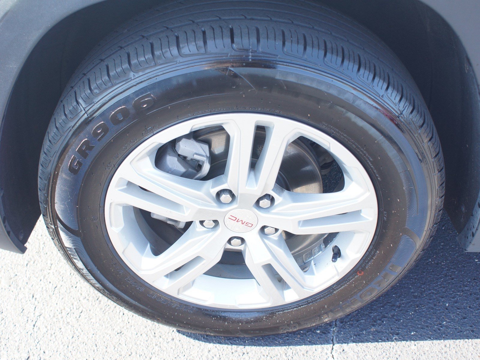 Used 2024 GMC Terrain SLE AWD/4WD image 25