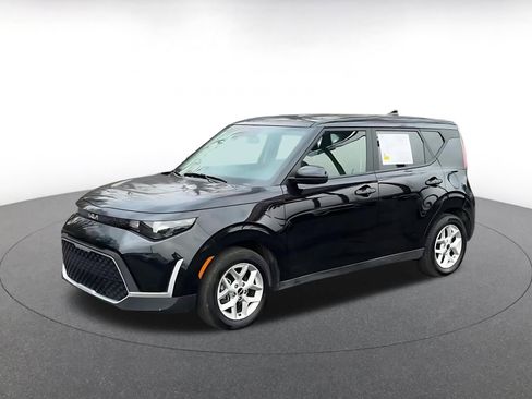 Used 2025 Kia Soul LX w/ LX Technology Package image 8