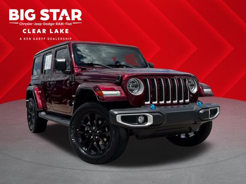 Used 2022 Jeep Wrangler Unlimited Sahara AWD/4WD image 1