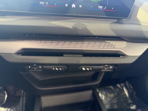 Used 2025 BMW M235i xDrive w/ M Sport Professional Package image 18