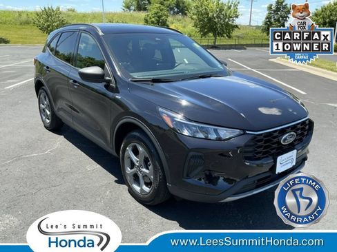 Used 2025 Ford Escape ST-Line AWD/4WD image 1