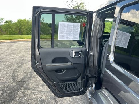 Used 2025 Jeep Wrangler Unlimited Sahara w/ Safety Group AWD/4WD image 33
