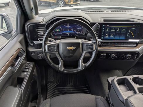 Used 2025 Chevrolet Silverado 1500 LT image 17