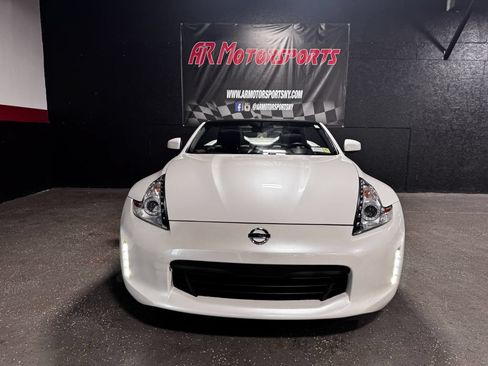 Used 2015 Nissan 370Z Roadster RWD image 7