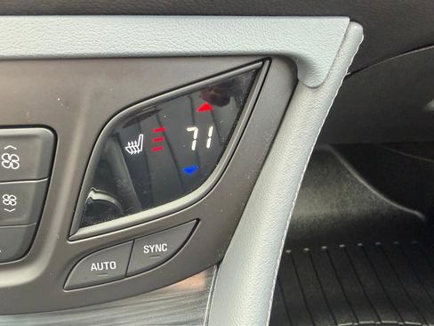 Used 2020 Buick Envision Essence FWD image 28