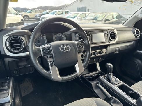 Used 2017 Toyota Tacoma SR5 image 12