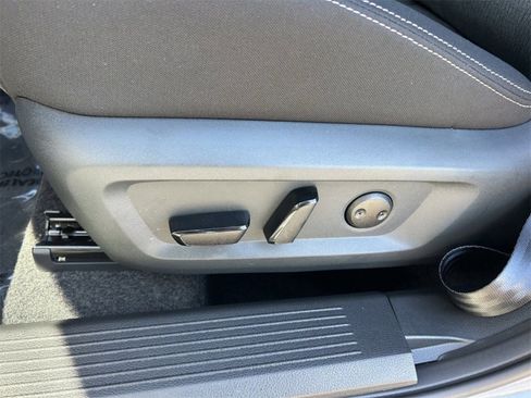 Used 2026 Nissan Rogue SV FWD image 31