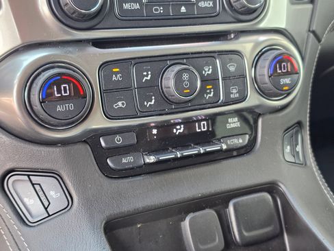 Used 2018 Chevrolet Tahoe LT w/ Luxury Package AWD/4WD image 19