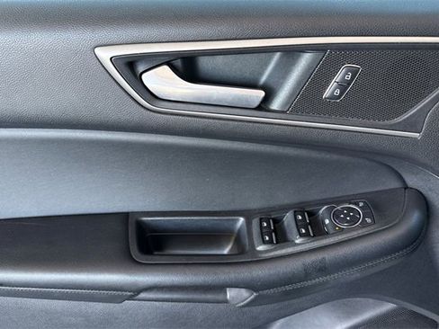 Used 2022 Ford Edge SEL image 13