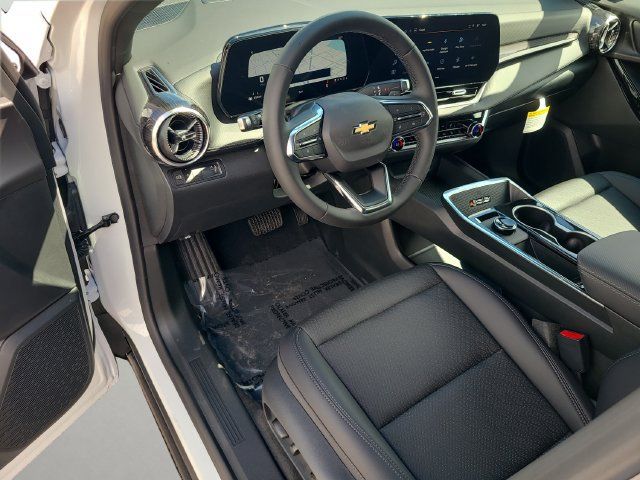 New 2027 Chevrolet Equinox LT w/ Convenience Package II FWD image 21
