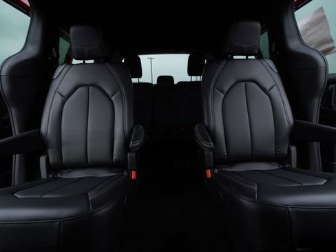 New 2026 Chrysler Pacifica Select image 34