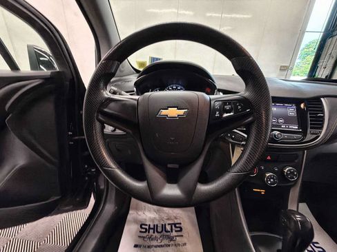 Used 2020 Chevrolet Trax LS AWD/4WD image 11