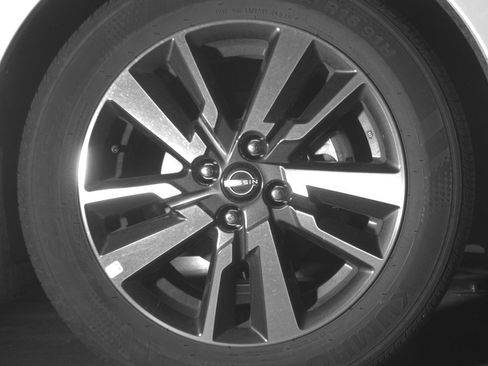Used 2025 Nissan Versa SV w/ Trunk Package FWD image 10