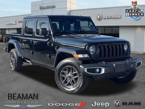 Used 2024 Jeep Gladiator Sport AWD/4WD image 1