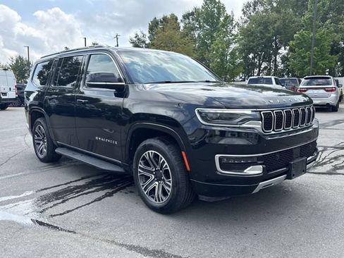 Used 2024 Jeep Wagoneer Series II w/ Flexible Seating Group AWD/4WD image 15