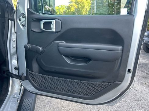 Certified 2024 Jeep Gladiator Sport image 26