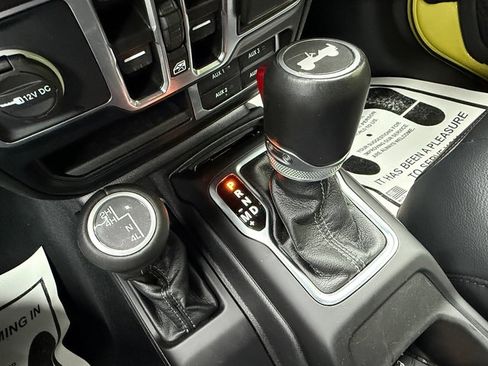 Used 2024 Jeep Wrangler Unlimited Sahara w/ Technology Group AWD/4WD image 25