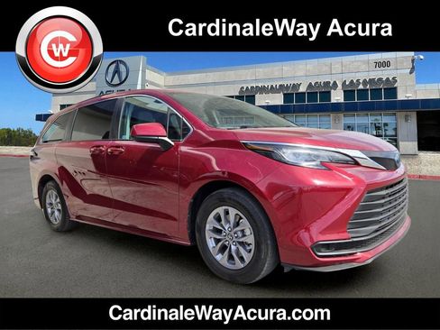 Used 2022 Toyota Sienna LE FWD image 1