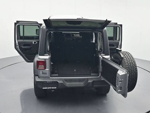 Used 2019 Jeep Wrangler Unlimited Sport w/ Technology Group AWD/4WD image 45