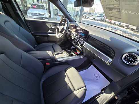 Used 2024 Mercedes-Benz GLB 250 4MATIC image 14