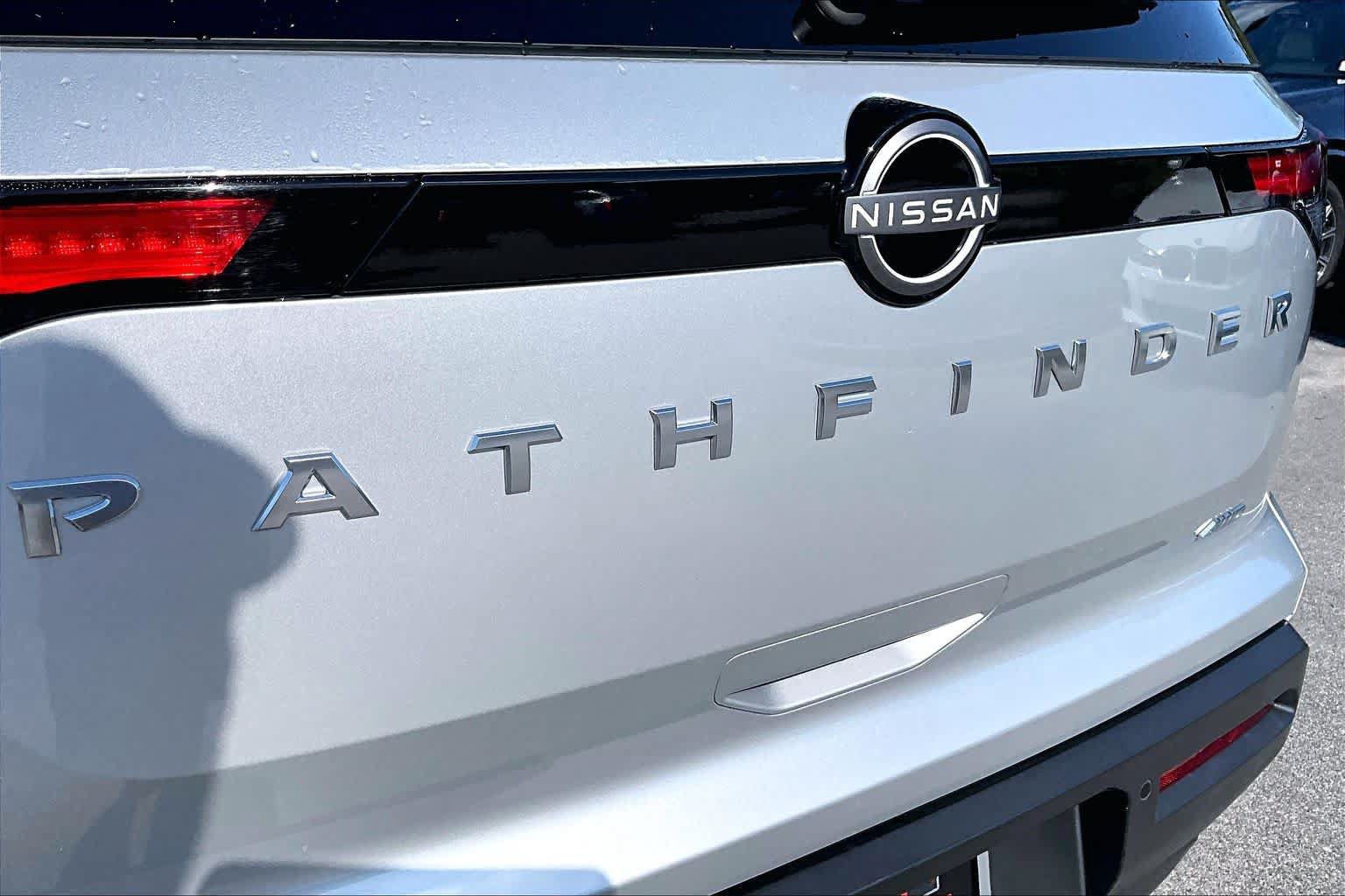 Used 2023 Nissan Pathfinder S AWD/4WD image 31