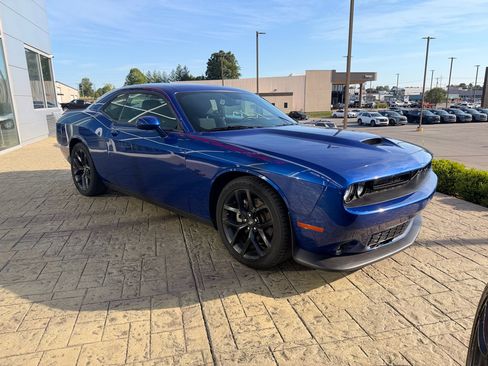 Used 2022 Dodge Challenger R/T w/ Blacktop Package RWD image 3