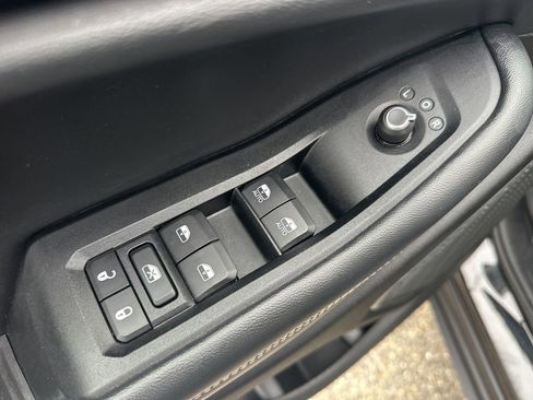 Used 2022 Jeep Grand Cherokee L Laredo image 16