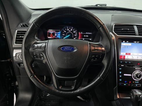 Used 2018 Ford Explorer Limited w/ Equipment Group 301A image 22