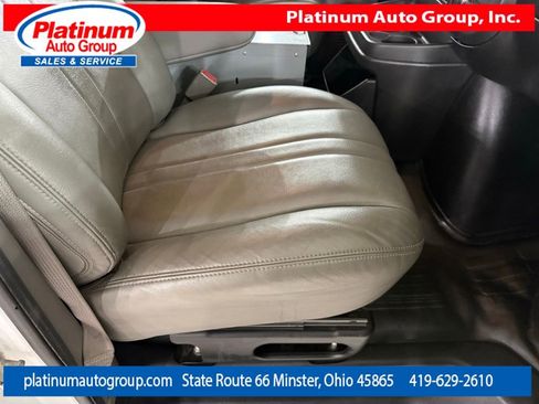 Used 2017 Chevrolet Express 3500 Extended RWD image 51