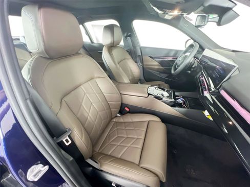 New 2026 BMW 530i xDrive AWD/4WD image 28