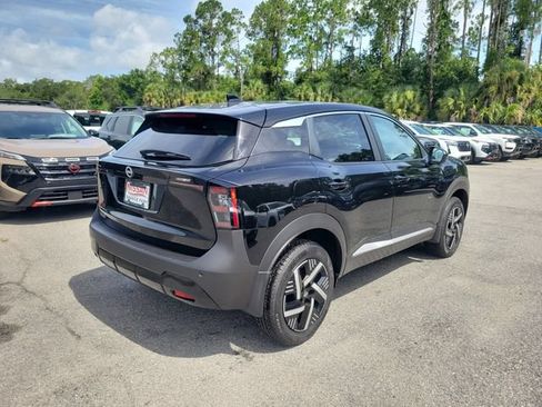 Used 2025 Nissan Kicks SV FWD image 2
