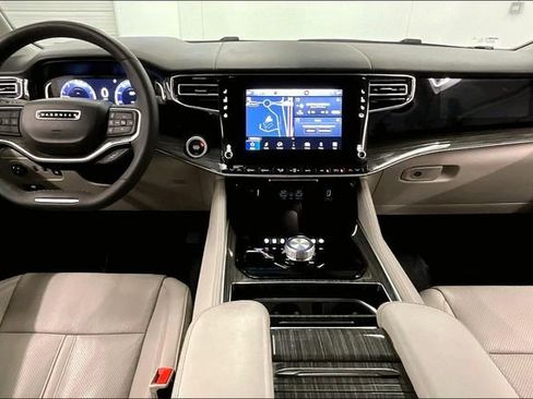 Used 2022 Jeep Wagoneer Series II AWD/4WD image 19