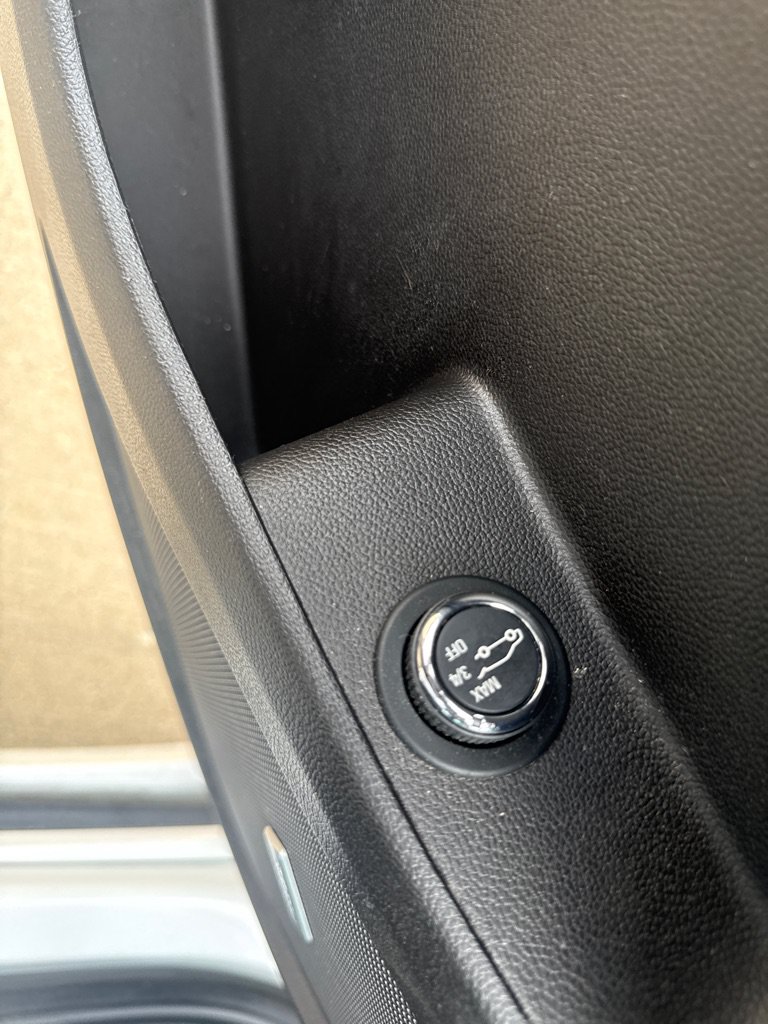 Used 2019 Chevrolet Traverse Premier w/ Driver Confidence II Package FWD image 26