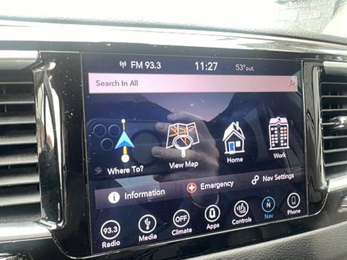 Used 2018 Chrysler Pacifica Touring-L Plus FWD image 16